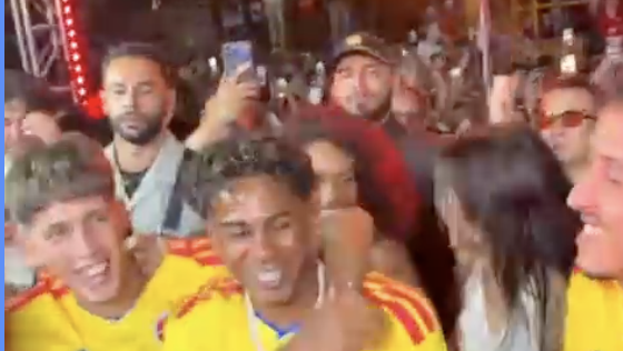 Lamine Yamal paraliza la Comuna 13 de Medellín junto a Ryan Castro: fiesta, reggaeton y la camiseta de Colombia